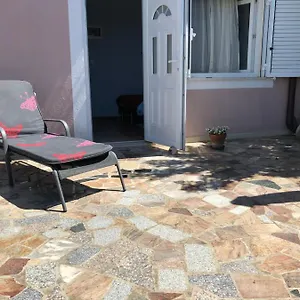 Ana Umago